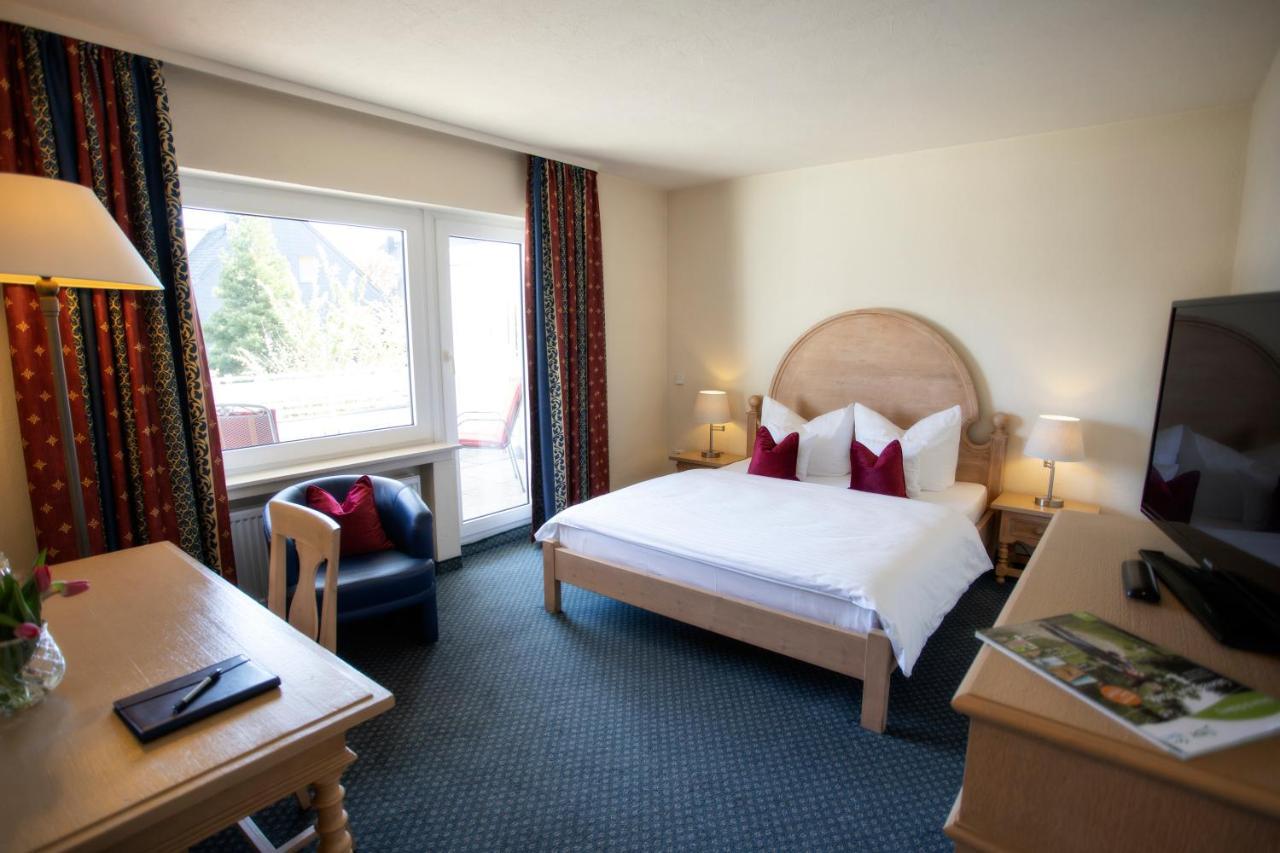 Hotel Zur Post ブリーロン エクステリア 写真
